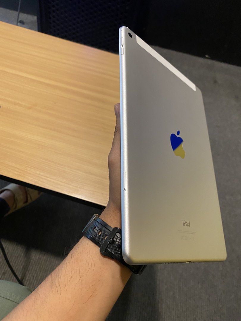 RUSH!! iPad Air 2 128gb Wifi+Cellular (Category: iPad) located in Manila. Submitted by hossingadgets (Listing ID 1461682203, Image 3). Description: For Sale Only, iPad Air 2 128gb Wifi+Cellular ✅Very Good Condition ✅Touch ID Working ✅Good Battery Health ✅No Sim Restriction ✅Updated to iOS 15.8 ✅With free Rotating Case, Screen Protector, Stylus Pencil and Charger Pm if interested, Slightly Negotiable.
