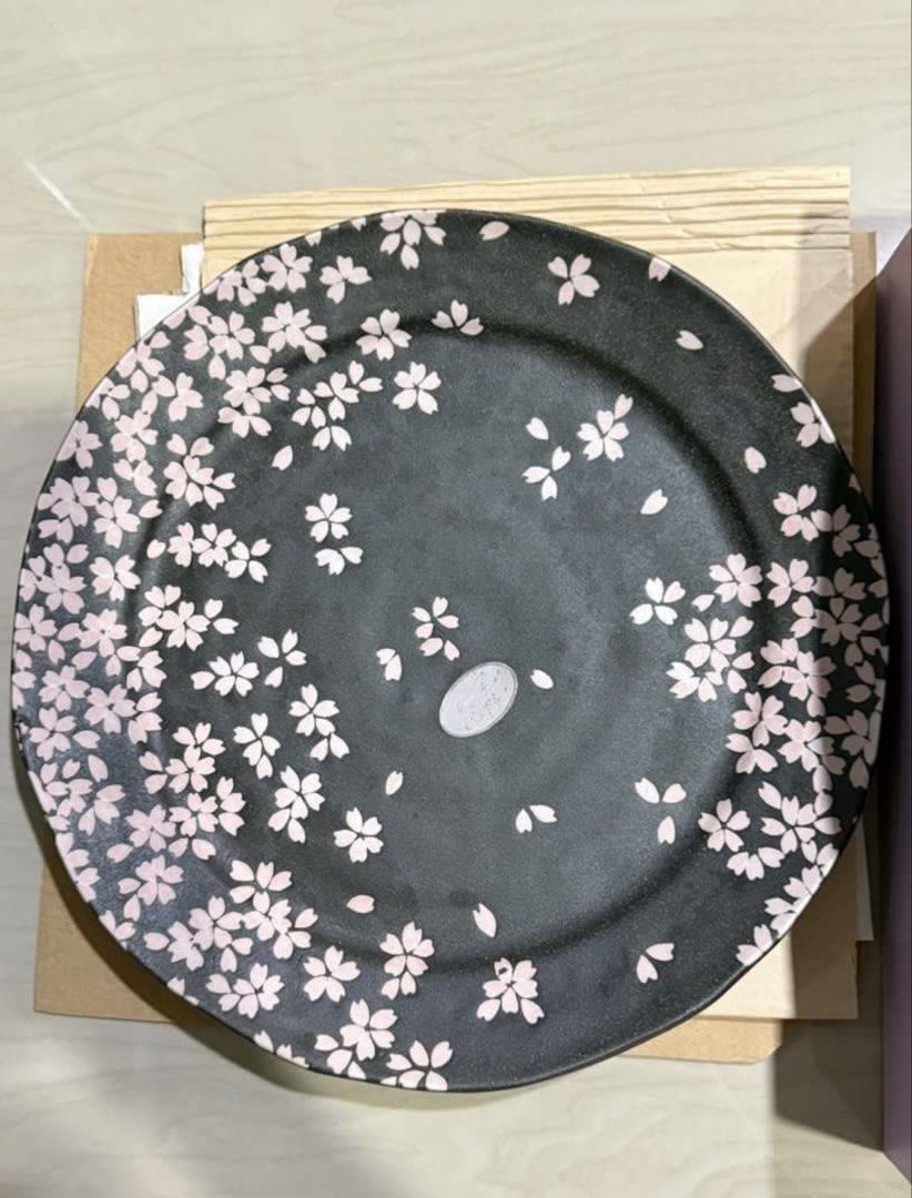 Sakura black pink ceramic set (Category: Dinnerware & Cutlery) located in Manila. Submitted by vantes.rosie (Listing ID 1461667139, Image 2). Description: - in condition, but please manage your expectations - 1 big plate, 4 small plates .