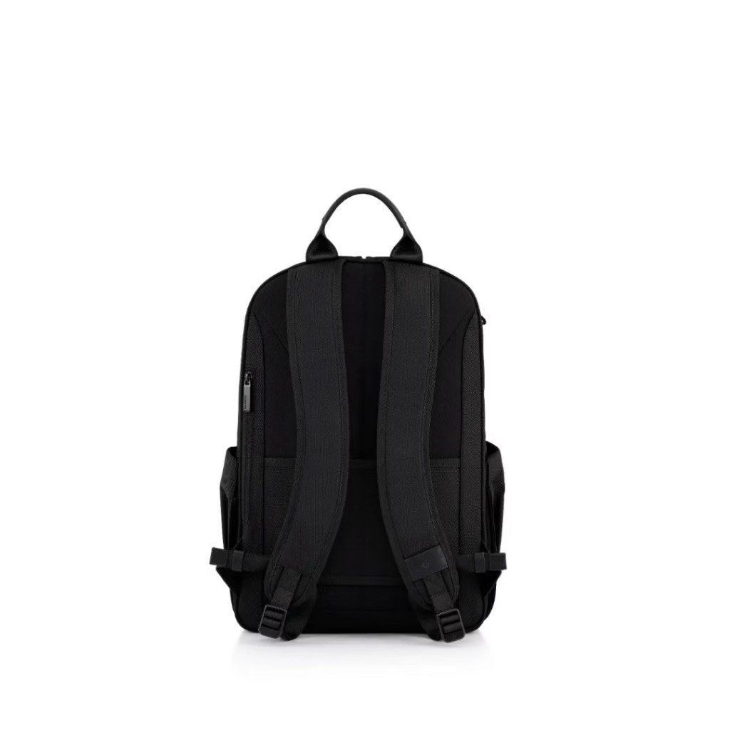 Samsonite Underscore Backpack 15" (Category: Backpacks) located in Singapore. Submitted by desire2shop (Listing ID 1461731882, Image 2). Description: - Classic black backpack - Padded compartment for laptops - Side pockets for water bottles/umbrellas - Adjustable, padded shoulder straps for comfort - Additional front zip pocket - Ideal for work or school - Clean, minimalist design .