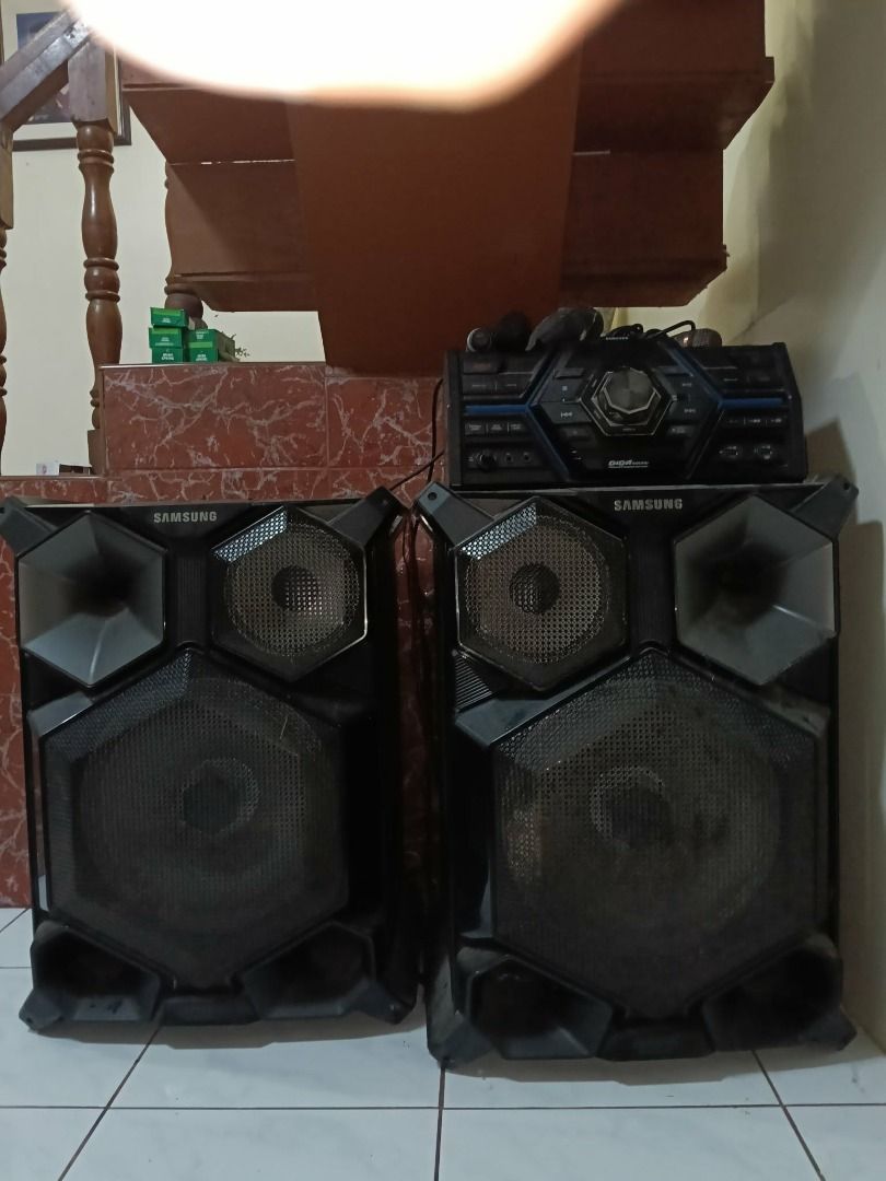 Samsung Giga Sound System MX-JS8000 (Category: Other Audio Equipment) located in Cebu City. Submitted by mbfire (Listing ID 1461570363, Image 1). Description: .