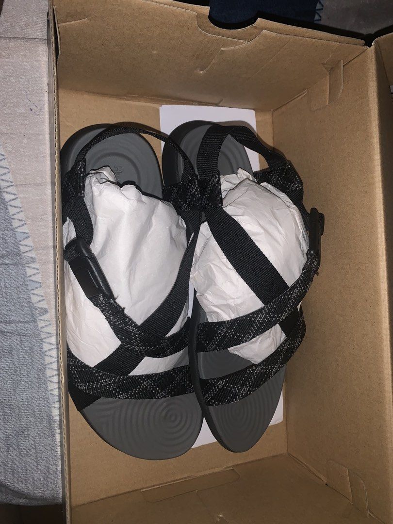 Sandals THE GOOD TREK M, Bold black (Category: Slippers & Slides) located in Manila. Submitted by mystichorse.0a0a15 (Listing ID 1461748584, Image 1). Description: No issues , good condition, Never been used , Size W 7.5 j original price ₽4700.