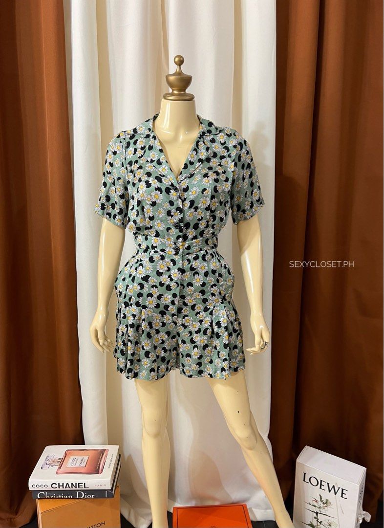 Sandro Romper Orig💯 (Category: Luxury Apparel) located in Cebu City. Submitted by sexyclosetph2.0 (Listing ID 1461674740, Image 1). Description: Orig💯 Like new condition Color rate 10/10 Fits xs-semi med Very nice in actual Super nice po Super comfy and soft nung material .