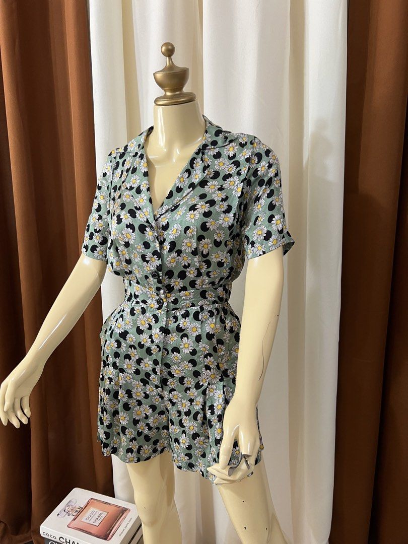 Sandro Romper Orig💯 (Category: Luxury Apparel) located in Cebu City. Submitted by sexyclosetph2.0 (Listing ID 1461674740, Image 2). Description: Orig💯 Like new condition Color rate 10/10 Fits xs-semi med Very nice in actual Super nice po Super comfy and soft nung material .