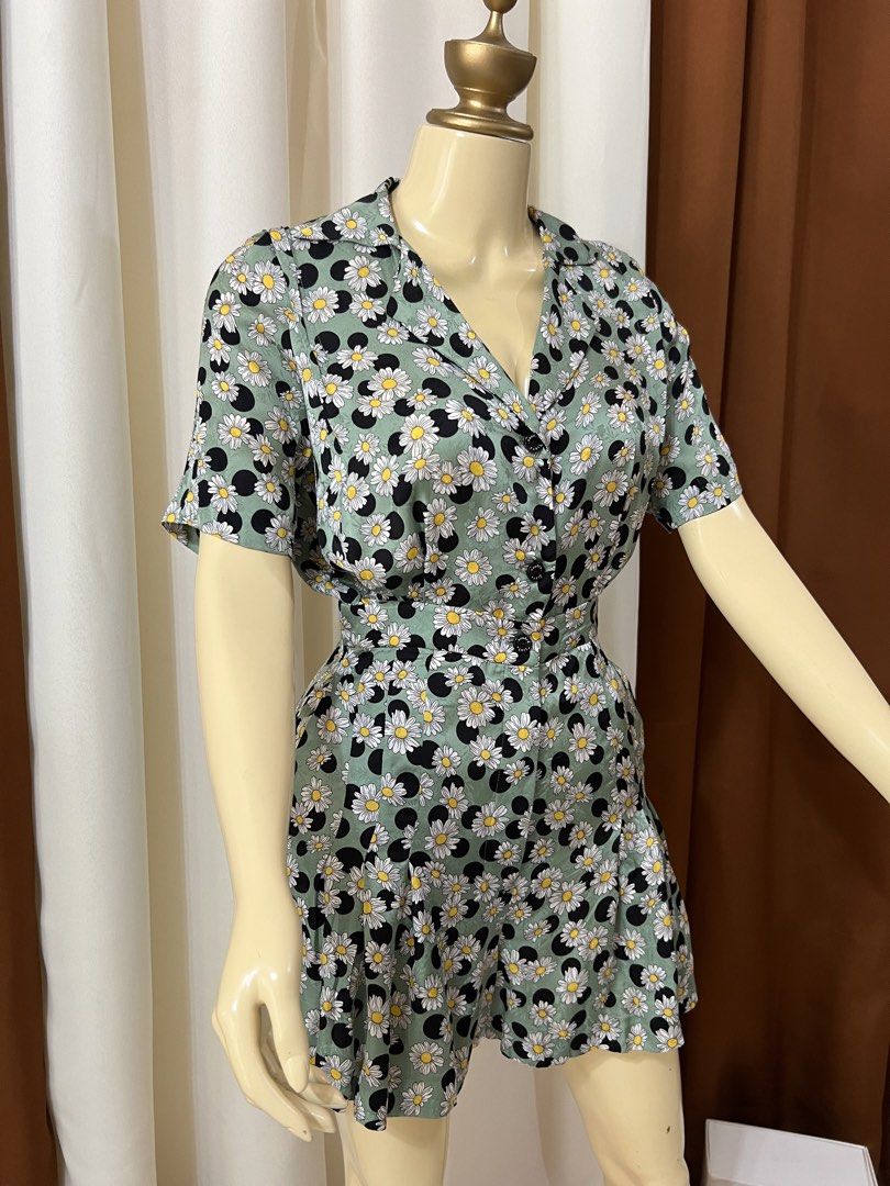 Sandro Romper Orig💯 (Category: Luxury Apparel) located in Cebu City. Submitted by sexyclosetph2.0 (Listing ID 1461674740, Image 3). Description: Orig💯 Like new condition Color rate 10/10 Fits xs-semi med Very nice in actual Super nice po Super comfy and soft nung material .