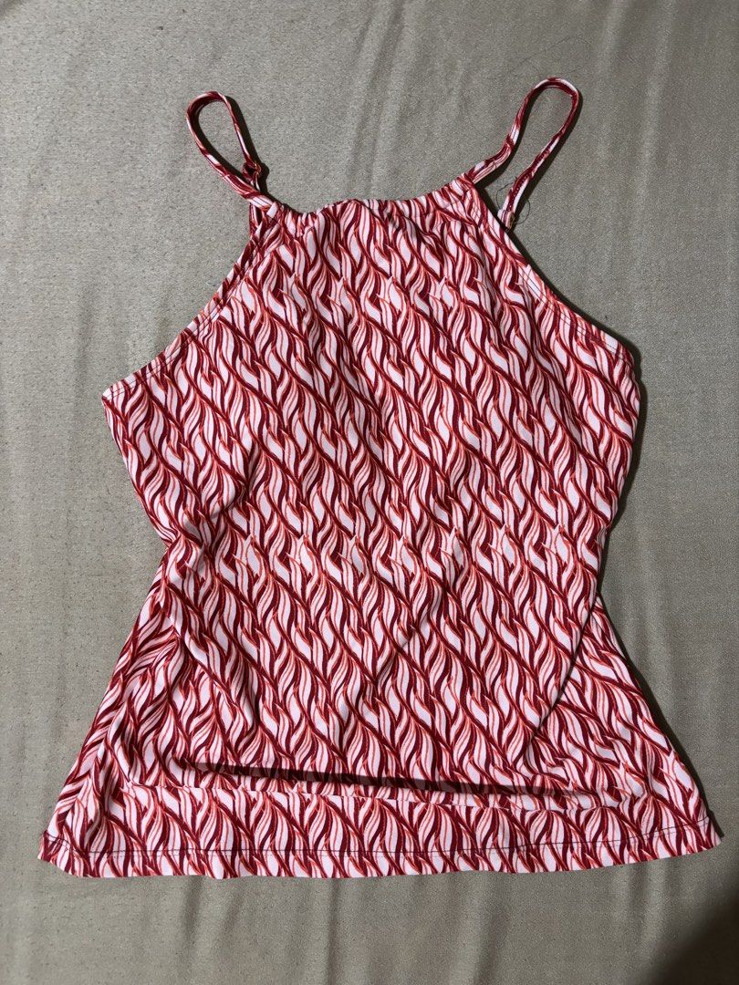 Sassa tankini top swimwear (Category: Bikinis & Swimsuits) located in Manila. Submitted by violet04 (Listing ID 1461563089, Image 1). Description: Medium on tag but can fit to s-m. Never beeen used! Adjustable straps and padded na :).