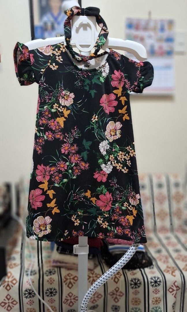 Sassy floral black (Category: Babies & Kids Fashion) located in Quezon City. Submitted by thetetajabakes (Listing ID 1461615799, Image 3). Description: - preloved ( twice lang nasuot, with headband) - outgrown clothes - RFS : Decluttering.
