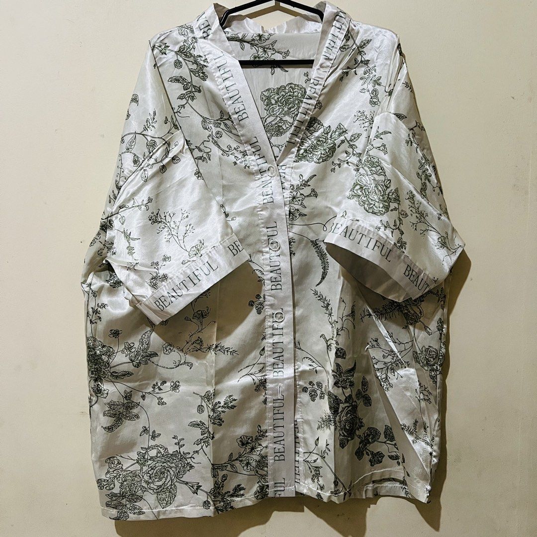 Satin Kimono Robe - Various Prints Available (Category: Undergarments & Loungewear) located in Marikina City. Submitted by kzells13 (Listing ID 1461579846, Image 3). Description: 150 all 1/3 used (white).