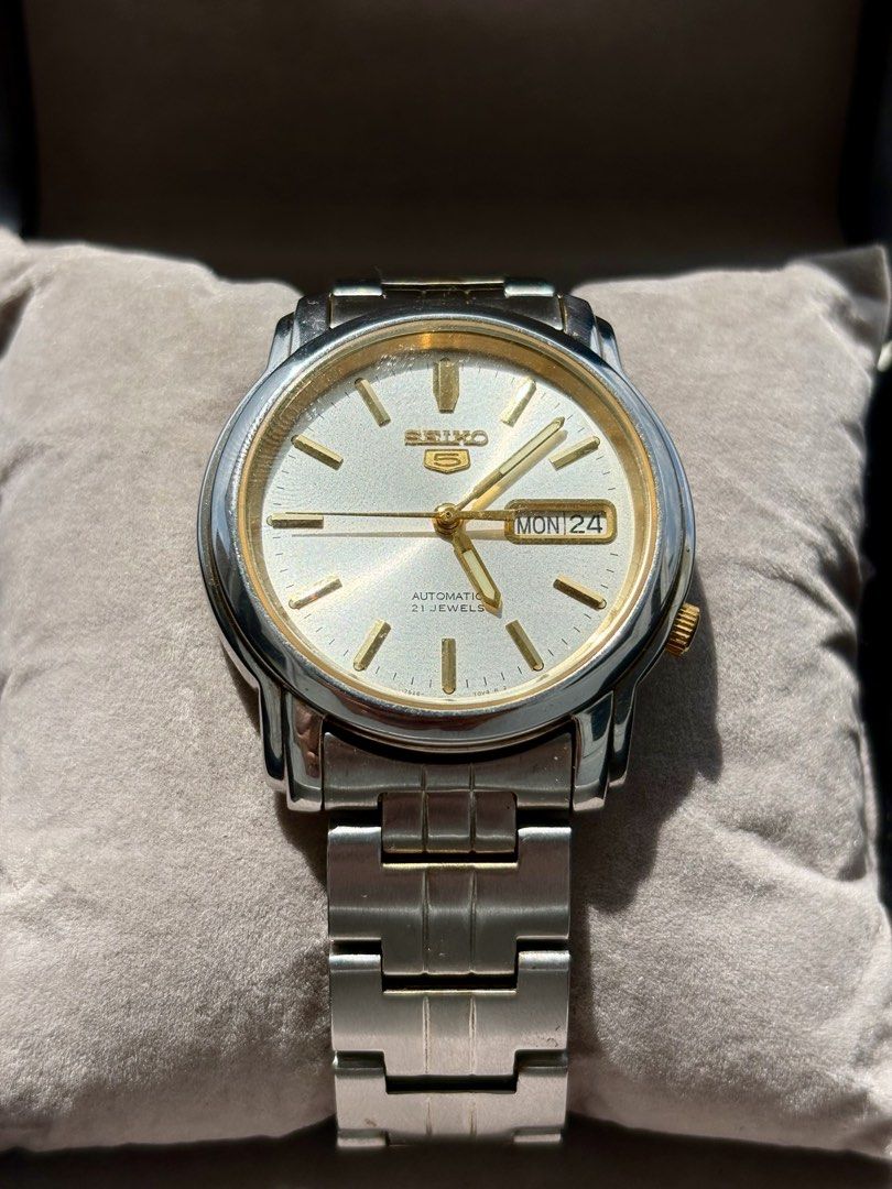 Seiko 5 Classic (SNKK) Silver Sunburst Dial (Category: Men's Watches) located in Dumaguete. Submitted by aszkicker02 (Listing ID 1461583789, Image 2). Description: FOR SALE TIMELESS PIECE❗️ Seiko 5 Classic (SNKK) Silver Sunburst Dial 7s26 caliber Automatic Watch 37mm case size Preloved original 🏷️3.8k only❗️ #LuMaraCollections #watches #WatchNow #WatchThis #WatchParty.
