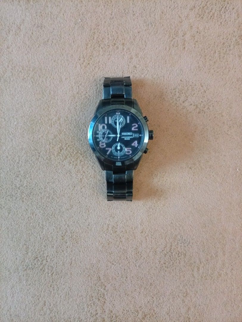 SEIKO chronograph 女裝手錶 （分類：手錶）位於 Hong Kong。 由 breathe123 提交（商品編號 1461639925，圖片 1）。簡介： 。