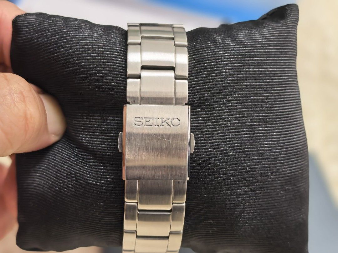 Seiko Chronograph Tachymeter Stainless Steel Watch (Category: Men's Watches) located in Mandaluyong City. Submitted by ralphcarlolimboc13 (Listing ID 1461563349, Image 3). Description: Selling my preloved SEIKO SBTR005 Quartz - Stainless steel case and band - Black dial with silver hands and markers - Tachymeter bezel - Includes original box, manual, and warranty card Rfs: Decluttering, mnahihirapanag rptate ng watch Pedeng pede sa maselan, this 