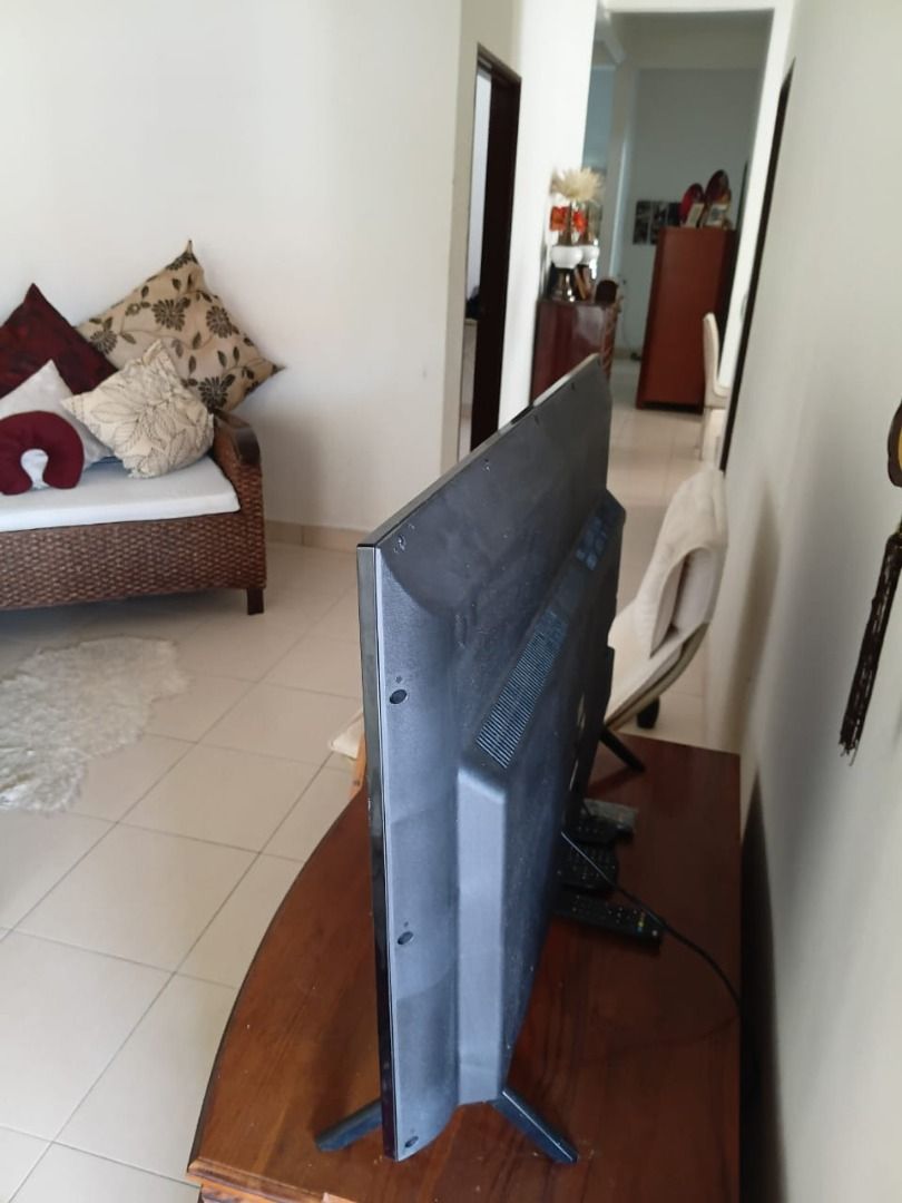 Sharp 42" (Category: TV) located in Kuala Lumpur. Submitted by juzaili76 (Listing ID 1461724465, Image 3). Description: Never Use.