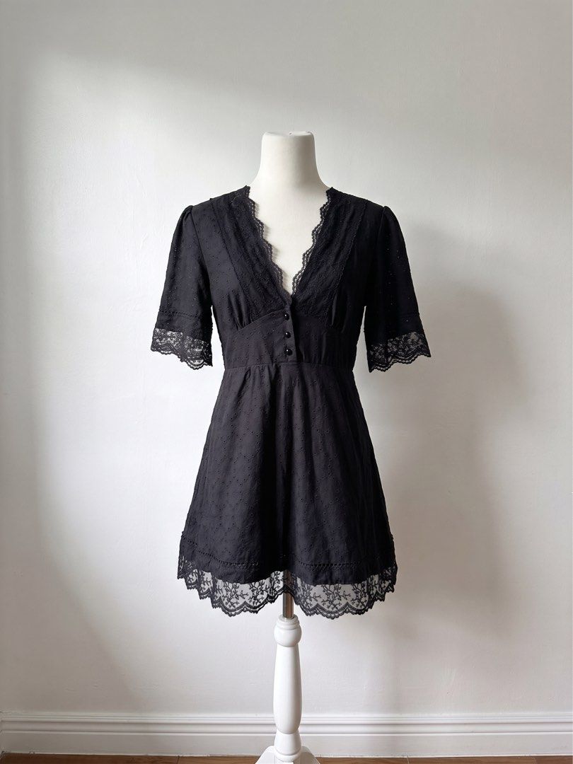 SHEIN LACE DRESS (Category: Dresses) located in Manila. Submitted by yoniii.15 (Listing ID 1461734196, Image 1). Description: SHEIN LACE BLACK DRESS SMALL BRAND NEW RFS: ORDERED WRONG SIZE .