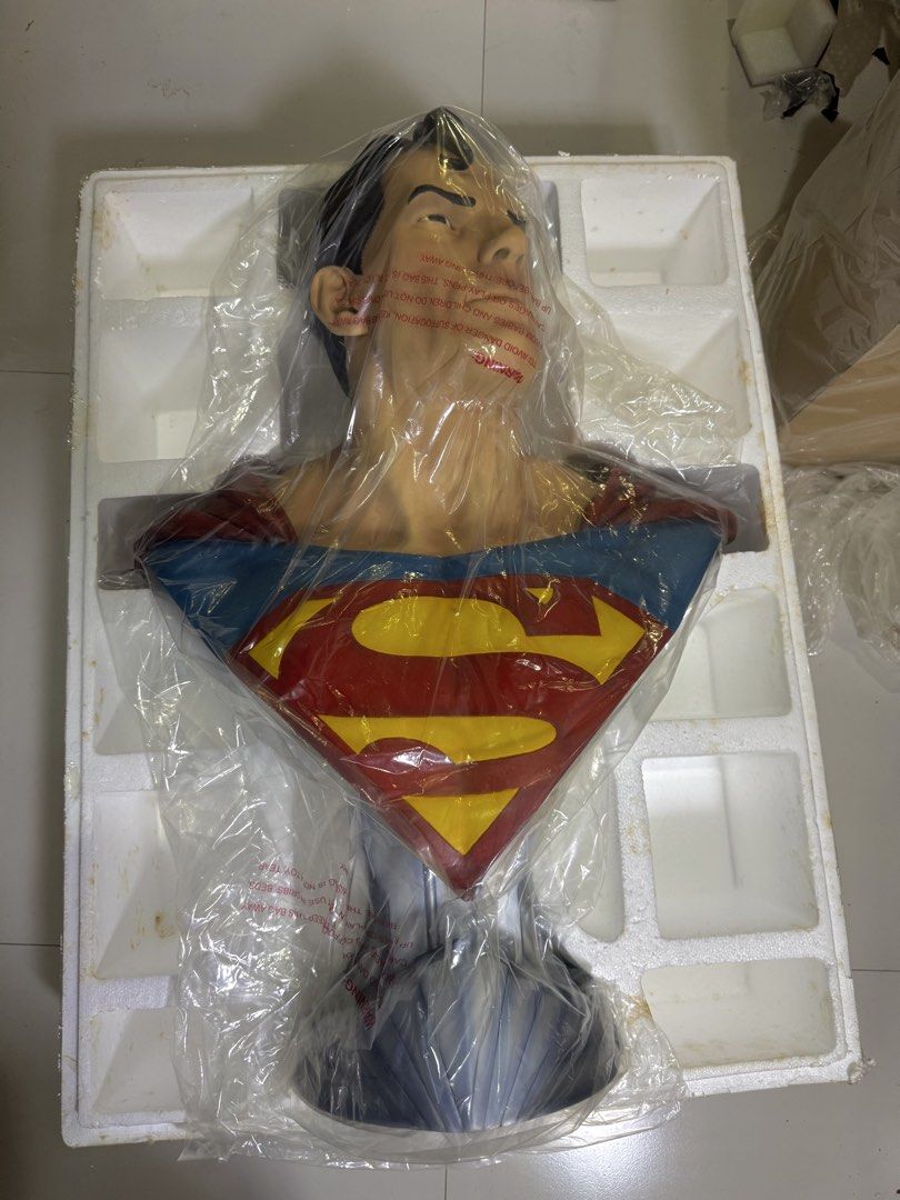 Sideshow Superman Life-Size Head Bust (Category: Figurines & Statues) located in Paranaque City. Submitted by icko007 (Listing ID 1461744220, Image 3). Description: Sideshow Superman Life-Size Head Bust 1:1 Limiter edition Numbered #612 of #1500 Pcs Bib no issue Price 48k Only Pwede swap sa Lot toys Worth 50k No Rush Shipping /Dibs now pay now Location Paranaque Payment Gcash/Bpi Shipping Lalamove/Lbc Buyers Risk / Fee ‼️Seller is not responsible