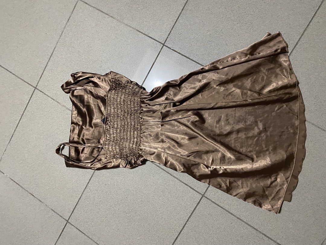 Silk Brown Dress (Category: Dresses) located in Dagupan City. Submitted by maryennie (Listing ID 1461717359, Image 3). Description: Need lang plantsahin rfs: maluwang saakin.