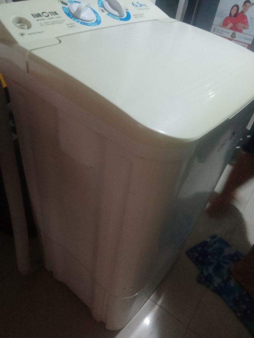 Single tub washing machine (Category: Washing Machines and Dryers) located in Mandaluyong City. Submitted by mysticwolf_54963c (Listing ID 1461589292, Image 1). Description: 1300 only around mandaluyong only addition hills location.