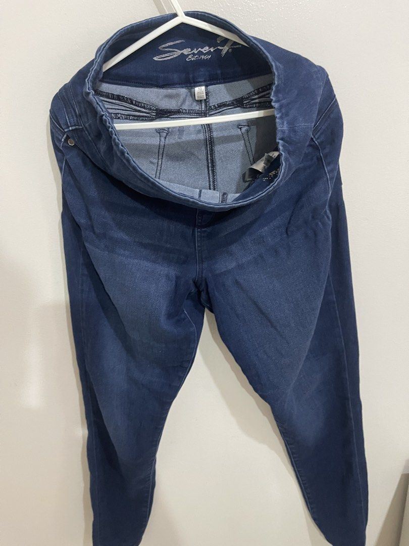 Size 10 Blue Denim jegging Pants (Category: Jeans) located in Quezon City. Submitted by ashleyortizzz (Listing ID 1461606426, Image 1). Description: Unused from the US THICK MATERIAL sayang does not fit me. Size 10 on tag so large to xl .
