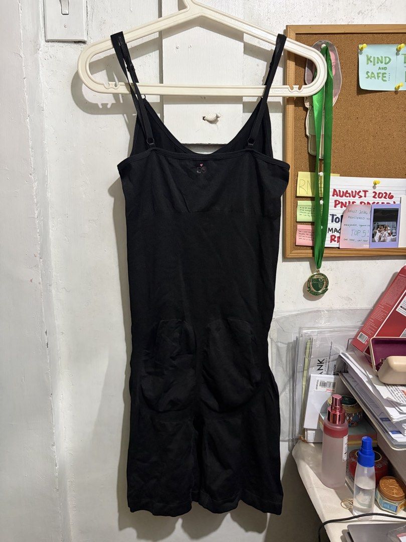 Sizzies Snatched Squad Bodysuit (Category: Clothes Drying Rack) located in Quezon City. Submitted by berrystrawng (Listing ID 1461720761, Image 2). Description: used for fitting only size: large rfs: too large for me.