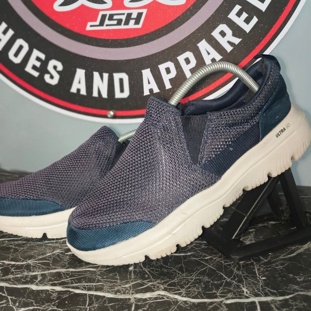 SKECHERS GOWALK EVOLUTION US 8, UK 7, EU 41 (Category: Sneakers) located in Quezon City. Submitted by kalyedadshoesandapparel (Listing ID 1461619866, Image 3). Description: SKECHERS GOWALK EVOLUTION US 8, UK 7, EU 41.