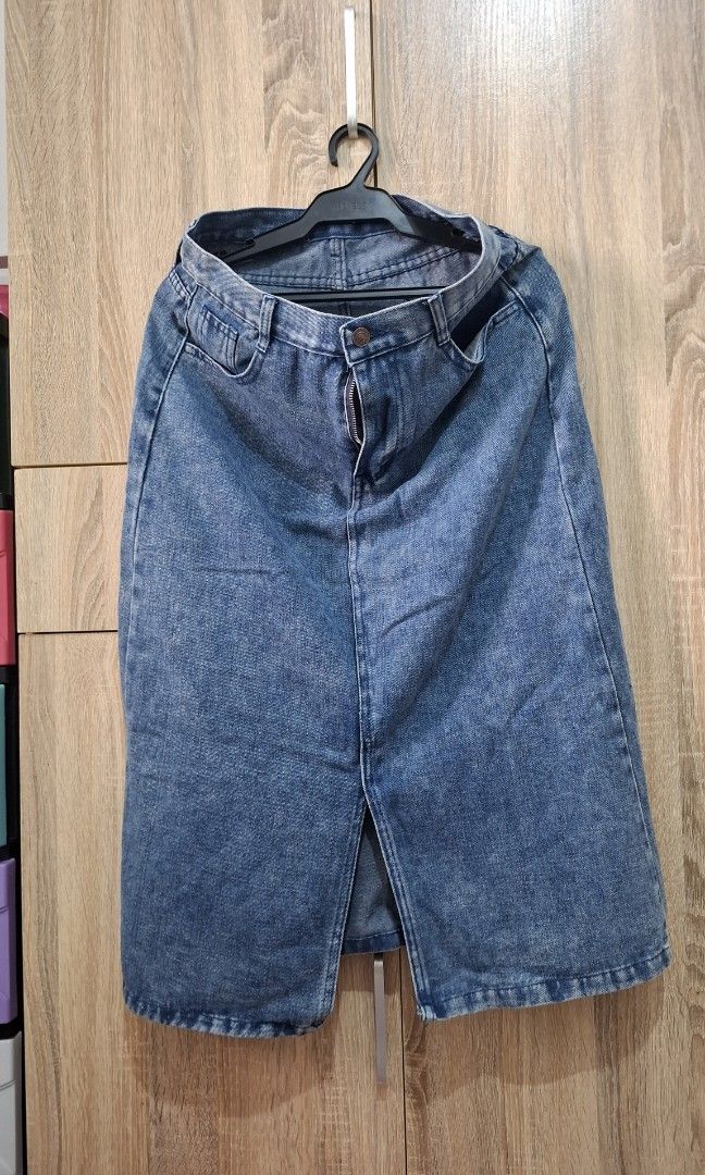 Skirt XL 32 to 33 (Category: Skirts) located in Marikina City. Submitted by rizagb (Listing ID 1461607411, Image 1). Description: .