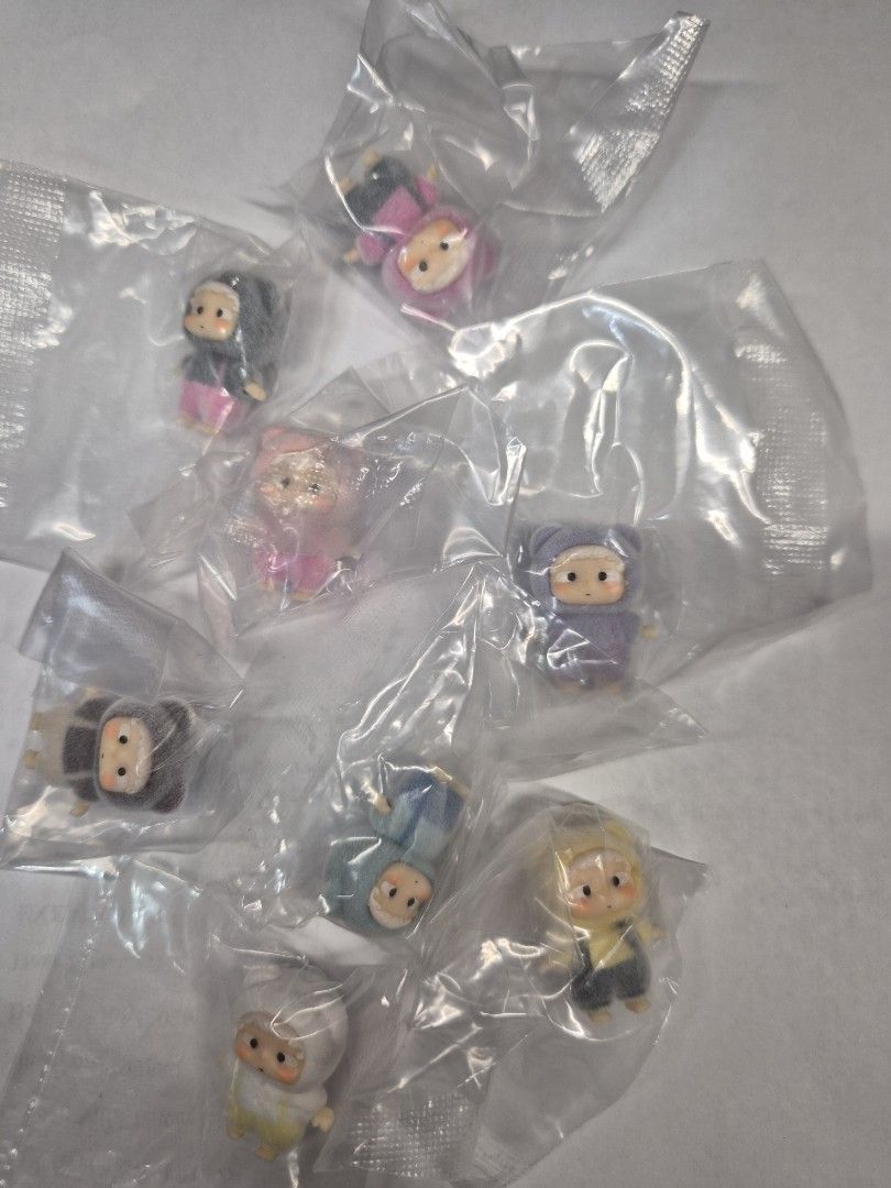 Small figering (Category: Toy Figures) located in Singapore. Submitted by miyokochrist (Listing ID 1461713421, Image 1). Description: .