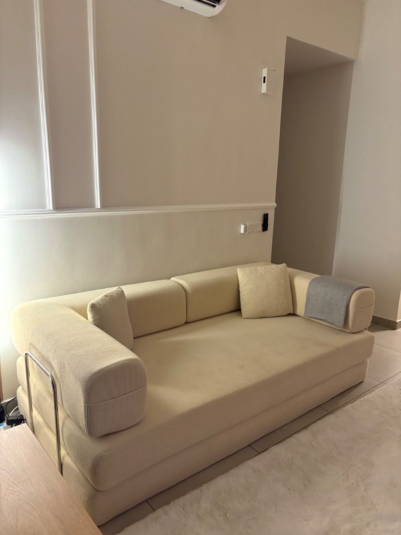 Sofa (Category: Sofas) located in Kuala Lumpur. Submitted by luckyphoenix.b1cd4c (Listing ID 1461686309, Image 3). Description: .