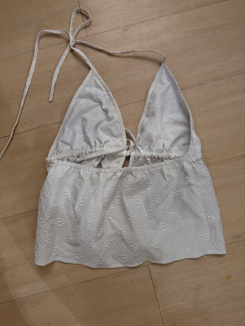Soleia white self tie babydoll top (Category: Sleeveless) located in Manila. Submitted by tarshiers (Listing ID 1461703255, Image 3). Description: Size Medium Can fit up to bust 39 and waist 34 Self tie .