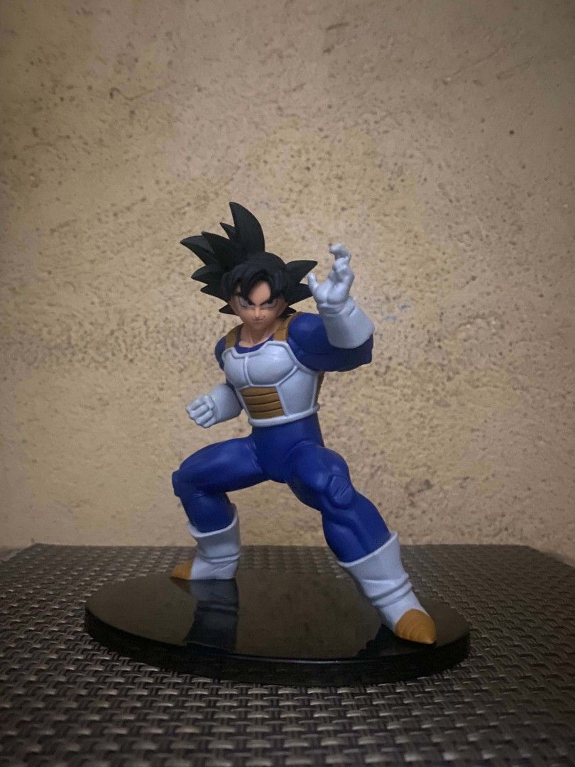 Son Goku (Category: Figurines & Statues) located in Binangonan. Submitted by nasjo8 (Listing ID 1461720422, Image 2). Description: Banpresto Dragon Ball Z Chosenshiretsuden III Vol.3 Son Goku (Loose Condition).