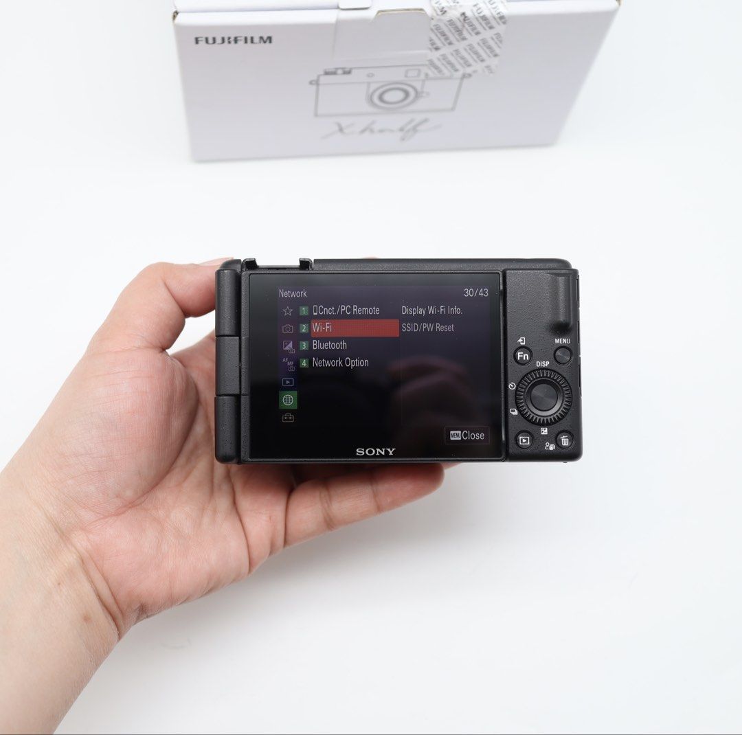 Sony ZV1F Content creator camera (Category: Cameras) located in Manila. Submitted by jaimeeloutan (Listing ID 1461714165, Image 3). Description: for sale Sony ZV-1F Digital Camera for Content Creators 21,900 only best seller 📷 21,900 only fixed price posted already Almost new pwede sa maselan Check the sample shot using ZV1F -Sony ZV-1F Digital camera for content creators, Vlogging and YouTube with Flip Screen, Built-in Microphone, 4K HDR video,
