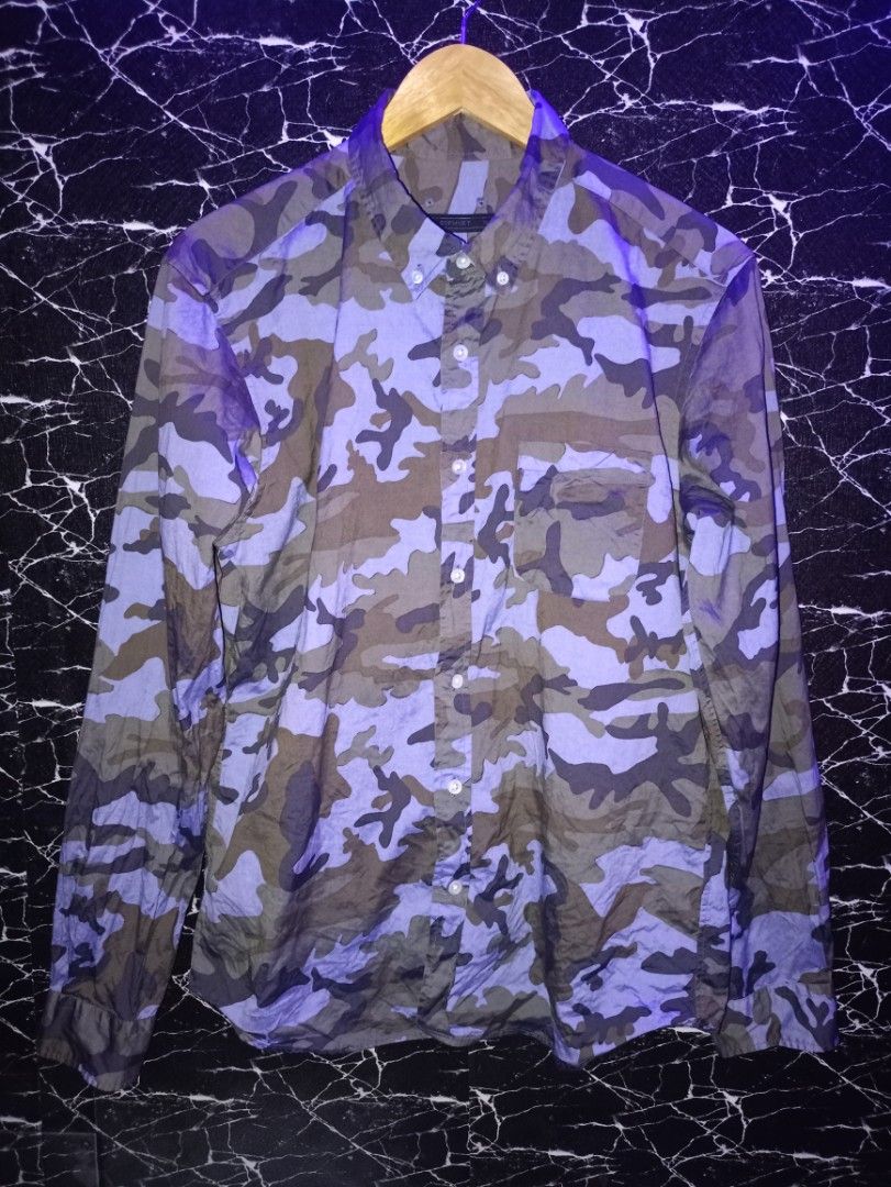 SOPHNET. Camouflage Button-Up Shirt XL (Category: Tshirts & Polo Shirts ) located in Manila. Submitted by naixhrift (Listing ID 1461698435, Image 1). Description: - SOPHNET. Long-Sleeve Button-Up Shirt - Cool camouflage pattern in blue, brown, and green tones - Size XL pasok sa Med to L - Length 28 -Width 22 -Shoulder 19 -Sleeve 26 680 plus ship jnt courier paymen on gcash.