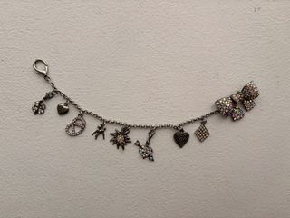 (Category: ) located in . Submitted by lilifee (Listing ID 1461676693, Image 1). Description: .