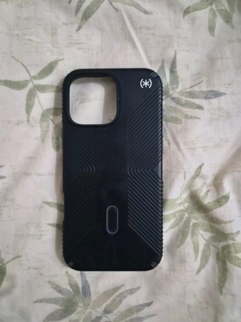 Speck Iphone 16 pro max (Category: Cases & Sleeves) located in Butuan. Submitted by vintagefinds.2021 (Listing ID 1461573166, Image 1). Description: decluttering no flaws.