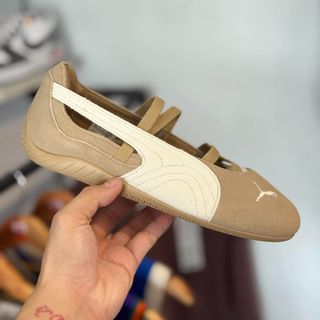 (Category: ) located in . Submitted by bless_my_closet (Listing ID 1461675347, Image 1). Description: .