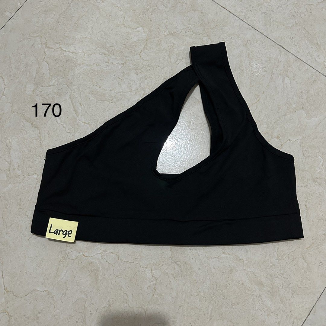 Sports Bra (Category: Activewear) located in Calamba. Submitted by thingsilovedd (Listing ID 1461694315, Image 1). Description: .