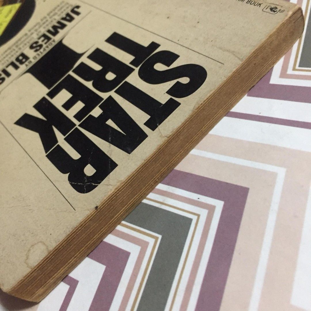 Star Trek 1 by James Blish (Category: Storybooks) located in Pasig City. Submitted by sell.phi (Listing ID 1461575584, Image 2). Description: Star Trek 1 by James Blish Preloved mass market paperback creased covers and spine with sticker on the front cover (see pic) tanned inside covers, pages, and edges.