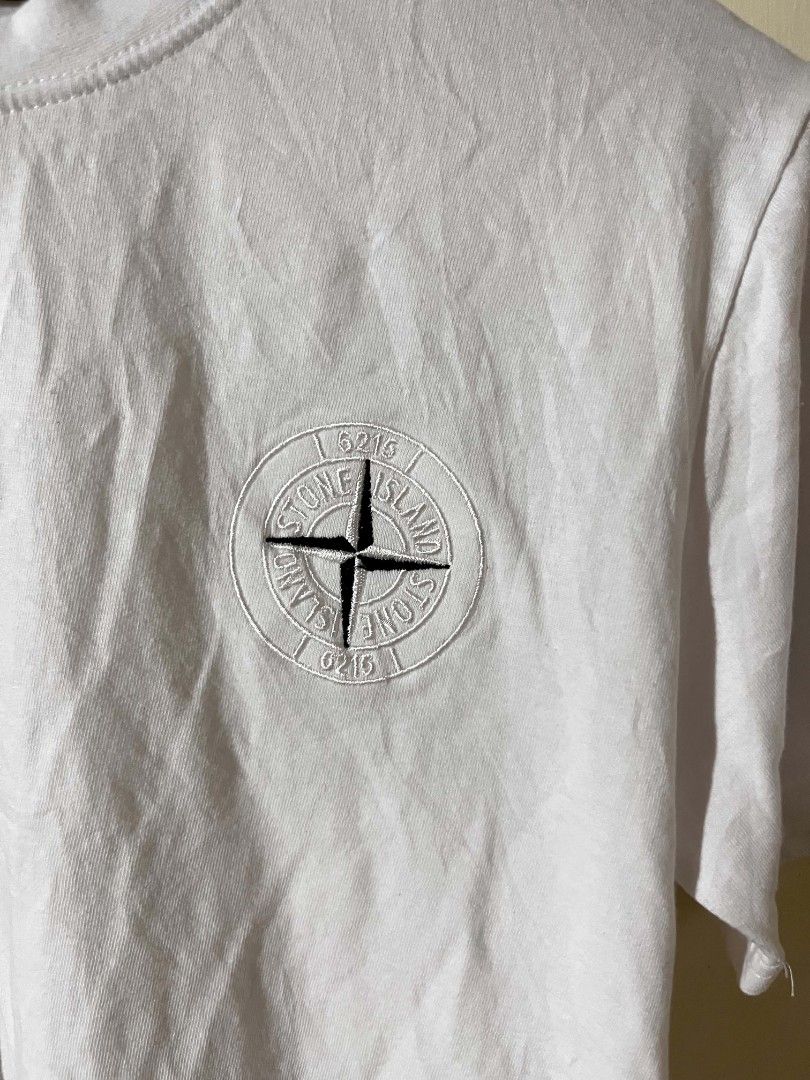 Stone Island (Category: Tshirts & Polo Shirts ) located in Talisay. Submitted by andreb18 (Listing ID 1461722983, Image 3). Description: Stone Island Shirt Like new condition Size M on tag Dimes: W19 L27 No washtag 380 only DM if interested📩.