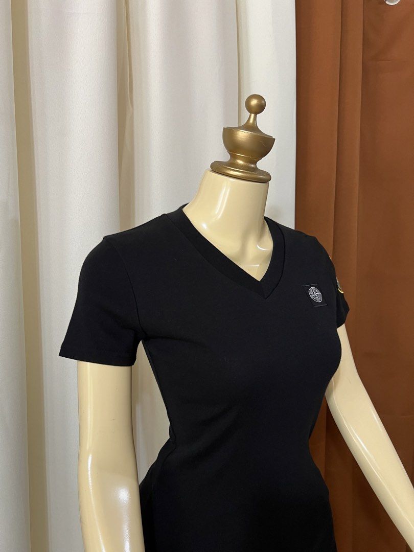 ‼️NA‼️Stone Island Top Orig💯 (Category: Luxury Apparel) located in Cebu City. Submitted by sexyclosetph2.0 (Listing ID 1461715529, Image 3). Description: Orig💯 In great condition Fits all super stretchy small-large would fit! Soft and comfy material Color rate 10/10 Black in actual.