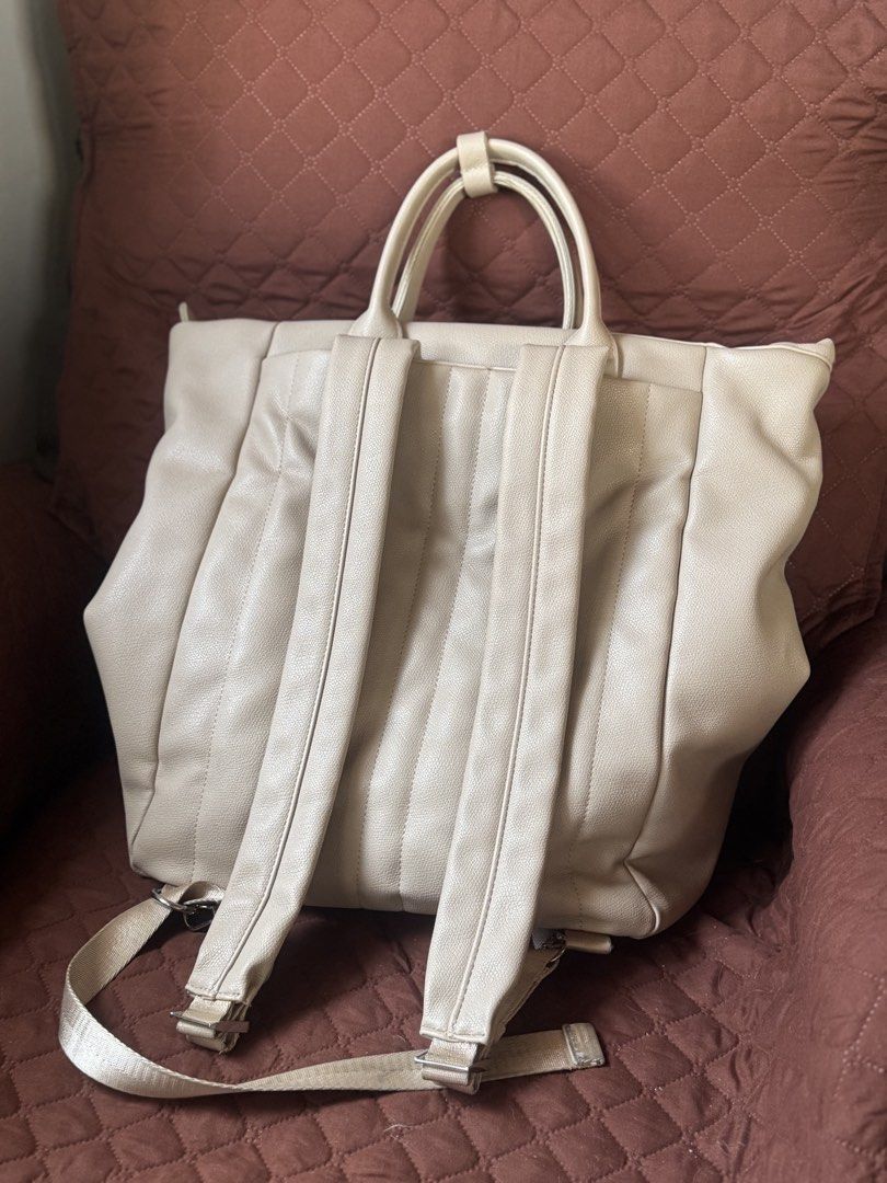 Straightforward DVL Voya Bag – Light Taupe (Category: Backpacks) located in Binan City. Submitted by boe.sells (Listing ID 1461765749, Image 3). Description: Straightforward DVL Voya Bag – Light Taupe Selling my Straightforward DVL Voya Bag in Light Taupe. Slightly used and still in very good condition. A stylish and practical everyday bag with plenty of space for work, school, travel, or casual days out. ✨ Details & Features: • Color: Light Taup