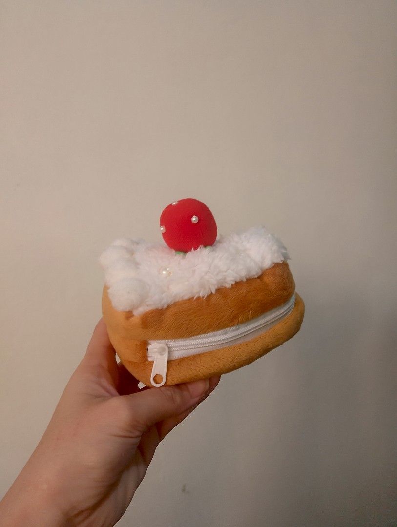 Strawberry Cake plush pouch (Category: Plushies & Soft Toys) located in Cavite. Submitted by aacollect.ph (Listing ID 1461795356, Image 1). Description: .