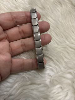 (Category: ) located in . Submitted by vintageaccessories (Listing ID 1461564395, Image 1). Description: .