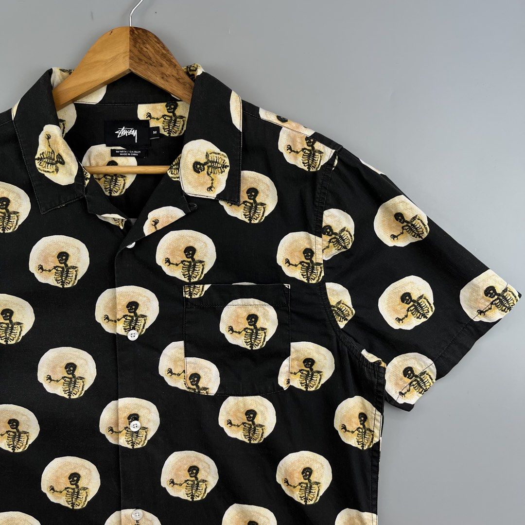 Stüssy Skeleton Polo (Category: Activewear) located in Los Banos. Submitted by 4030.archives. (Listing ID 1461757293, Image 3). Description: Stüssy Skeleton Polo 3000 Pesos Medium Length : 27 inches Width : 22 inches Good as new.
