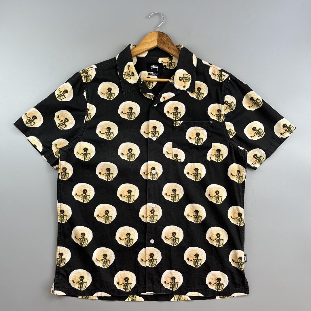 Stüssy Skeleton Polo (Category: Activewear) located in Los Banos. Submitted by 4030.archives. (Listing ID 1461757293, Image 1). Description: Stüssy Skeleton Polo 3000 Pesos Medium Length : 27 inches Width : 22 inches Good as new.