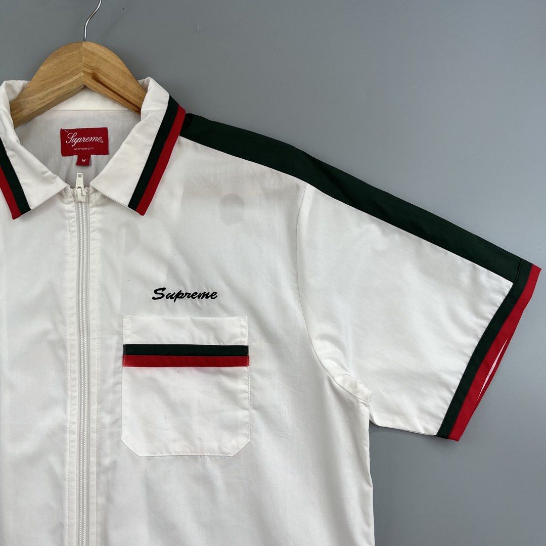 Supreme Zip-up Work Shirt (Category: Activewear) located in Los Banos. Submitted by 4030.archives. (Listing ID 1461758494, Image 2). Description: Supreme Zip-up Work Shirt 3500 Pesos Medium Length : 28 inches Width : 22 inches Good as new .