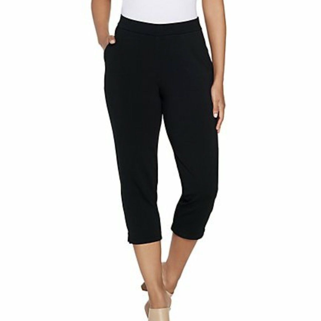 Susan Graver Weekend Premium Stretch Pull-On Capri Leggings-US Large(36"-40”) (Category: Other Bottoms) located in Las Pinas. Submitted by defg35 (Listing ID 1461584334, Image 1). Description: New without tag 88% cotton 12% spandex.