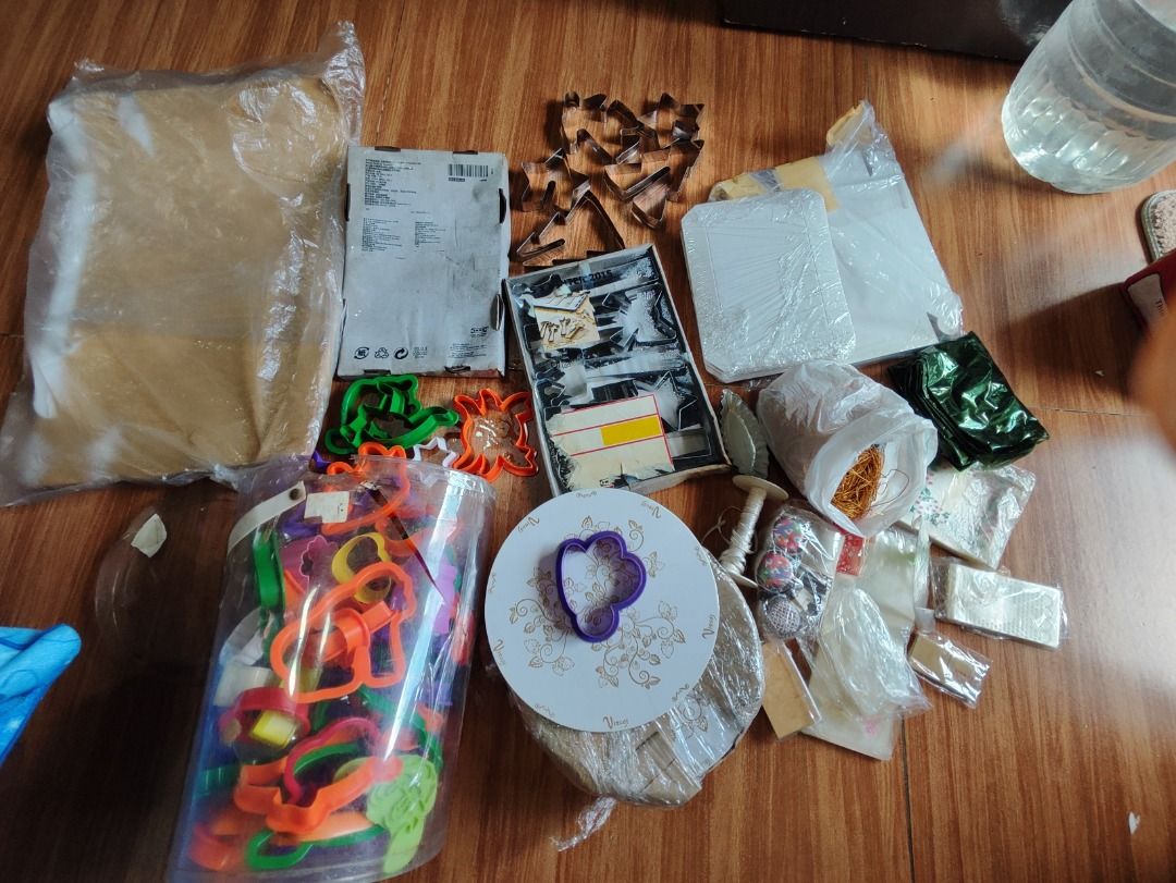 Take all baking needs as is (Category: Homemade Bakes) located in Caloocan City. Submitted by mjoymiran43692 (Listing ID 1461570128, Image 1). Description: Decluttering 📌 Available items: • Assorted baking materials • Colorful plastic sheets • Cookie/craft cutters in different shapes • Ribbons & strings • cake board • small and big tray tops MOP: GCash MOD: lalamove only .