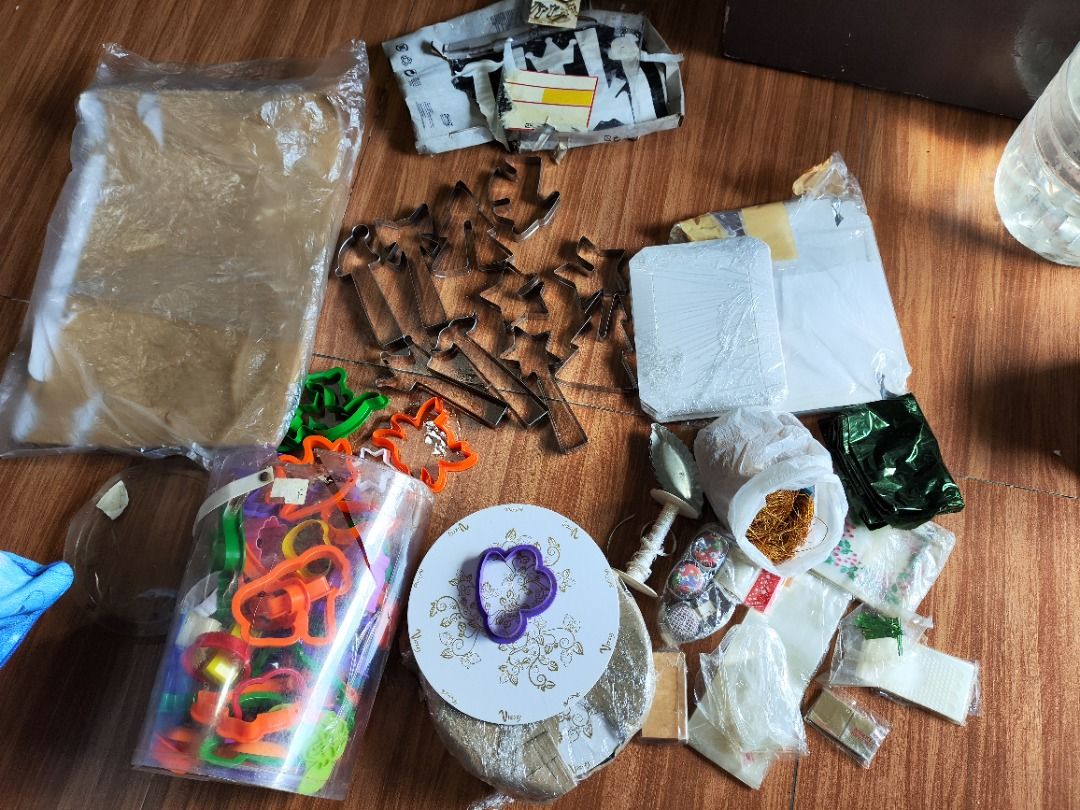 Take all baking needs as is (Category: Homemade Bakes) located in Caloocan City. Submitted by mjoymiran43692 (Listing ID 1461570128, Image 3). Description: Decluttering 📌 Available items: • Assorted baking materials • Colorful plastic sheets • Cookie/craft cutters in different shapes • Ribbons & strings • cake board • small and big tray tops MOP: GCash MOD: lalamove only .