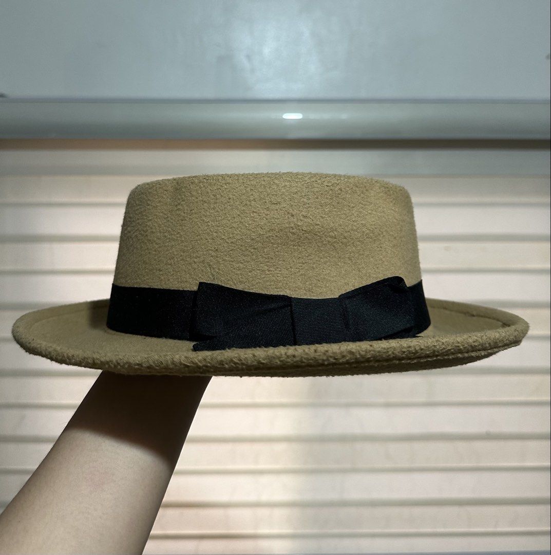 Tan Boater Hat with Black Ribbon Bow (Category: Hats & Beanies) located in Caloocan City. Submitted by delirell (Listing ID 1461634365, Image 2). Description: - Binili sa thailand - twice lang nagamit - maalikabok lang, need lang ipa dry clean .