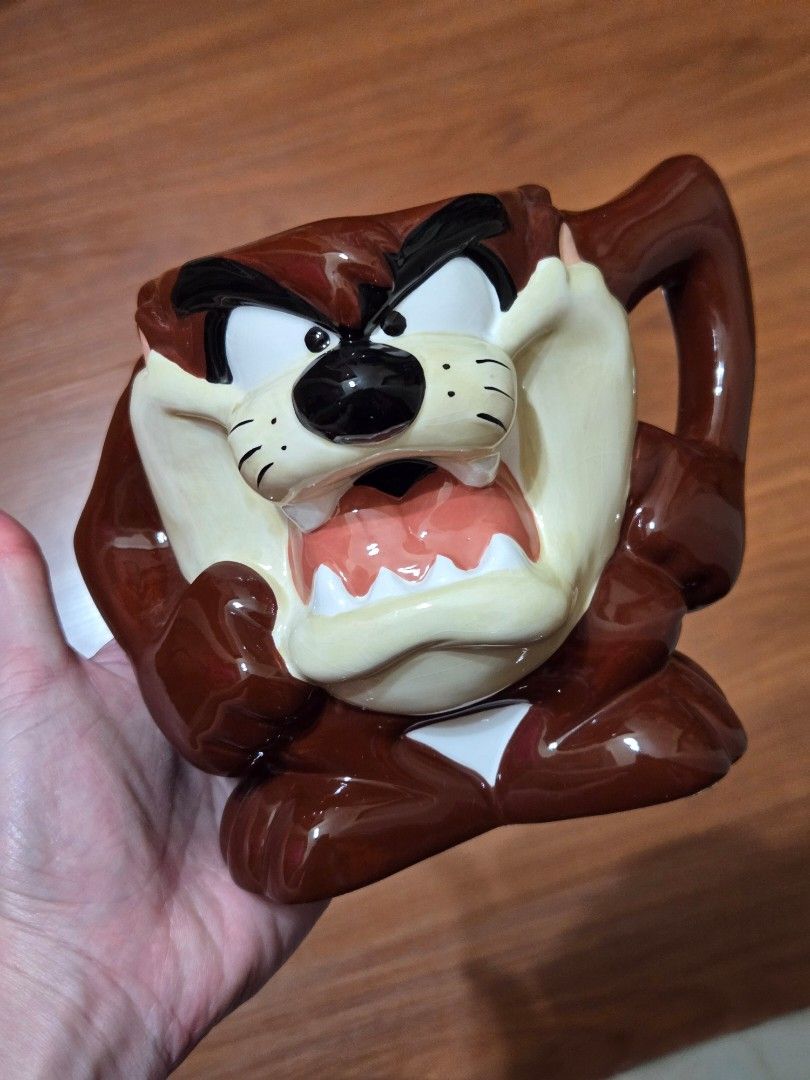 Tasmanian devil mug (Category: Other Kitchenware & Tableware) located in Manila. Submitted by chocomoose (Listing ID 1461583522, Image 1). Description: bnew from warner bros.