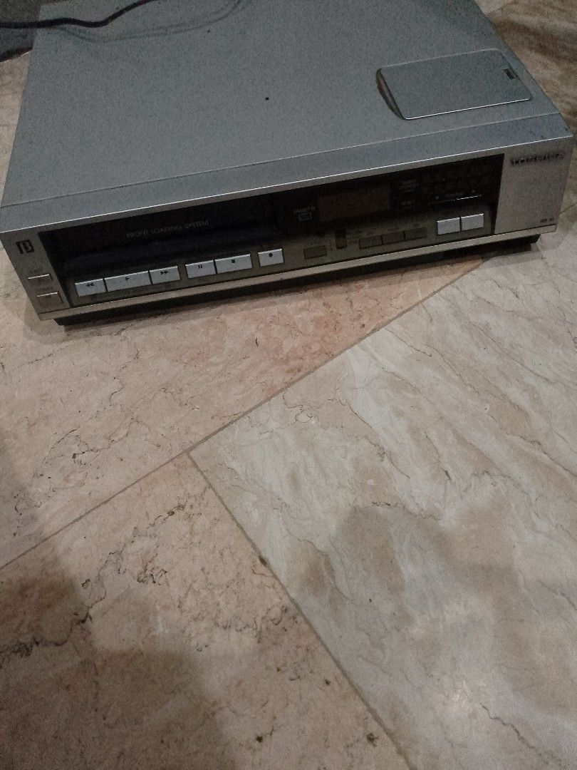 Technics SL-PG100 CD Player (Category: Other Audio Equipment) located in Manila. Submitted by alterwind (Listing ID 1461585698, Image 2). Description: - Technics SL-PG100 CD Player - Front loading system - Digital display and playback controls - Silver casing - Tested and working - Great addition to your audio setup.