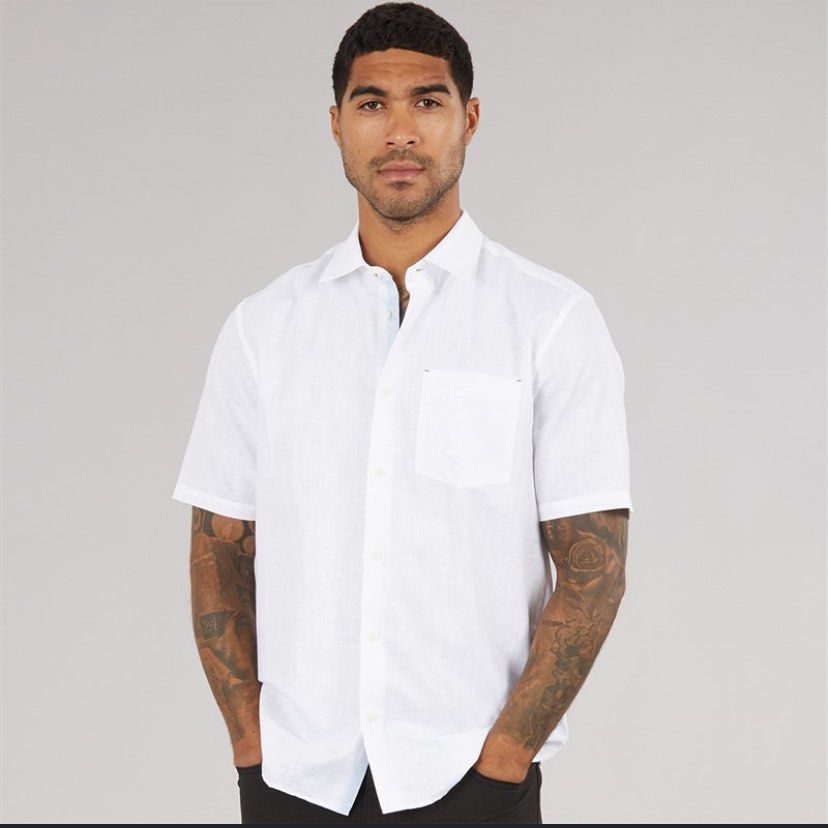 Ted baker 🇮🇹 | Palomas polo shirt / Mens large (Category: Tshirts & Polo Shirts ) located in Cebu City. Submitted by rarathriftedcb (Listing ID 1461678723, Image 1). Description: Ted baker 🇮🇹 ✅ Palomas Polo shirt Casual fit Materials : Linen 54% Cotton 46% Size 4 on tag 🏷️ Chestline 22 Length 28.29 Large frame ✅ 580pesos + sf 95 Embroid logo at pocket Location : cebu city Page : Rara thrifted Jnt nationwide Message us 📩 .