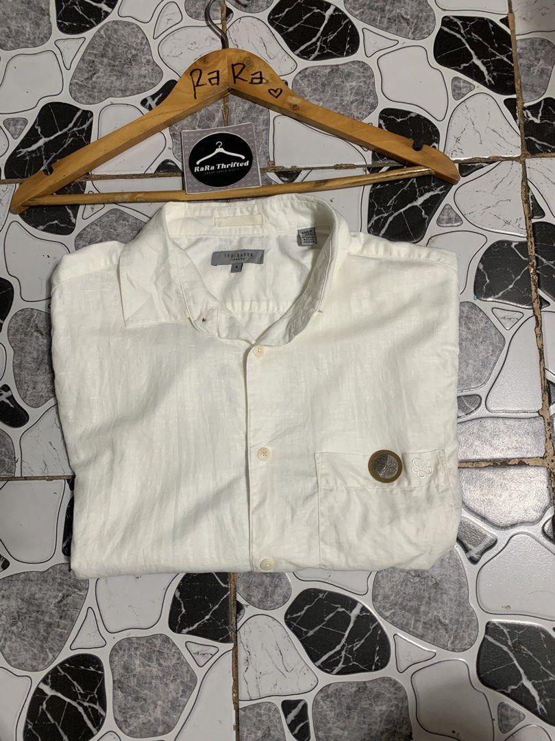Ted baker 🇮🇹 | Palomas polo shirt / Mens large (Category: Tshirts & Polo Shirts ) located in Cebu City. Submitted by rarathriftedcb (Listing ID 1461678723, Image 2). Description: Ted baker 🇮🇹 ✅ Palomas Polo shirt Casual fit Materials : Linen 54% Cotton 46% Size 4 on tag 🏷️ Chestline 22 Length 28.29 Large frame ✅ 580pesos + sf 95 Embroid logo at pocket Location : cebu city Page : Rara thrifted Jnt nationwide Message us 📩 .